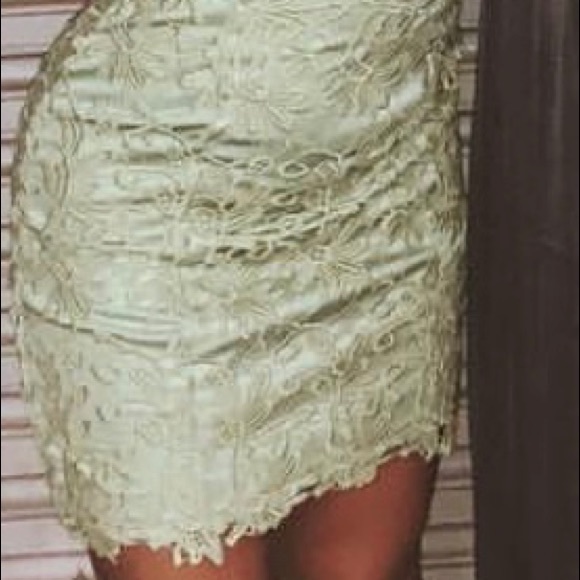 Dress - Picture 3 of 4